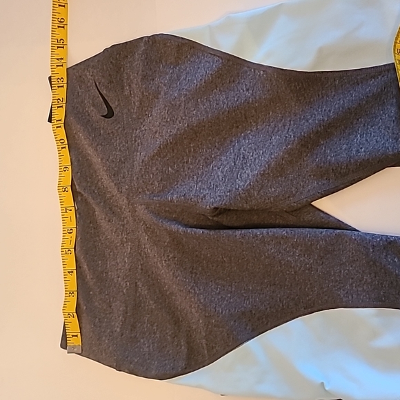 NWT, Nike, full length, leggings, with dry-fit. Size M - Picture 2 of 8